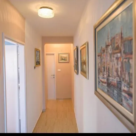Studio Apartment Podstrana